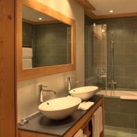 Le Petit Cervin Ξενοδοχείο Ζερμάτ Εξωτερικό φωτογραφία Bathroom with shower and bath