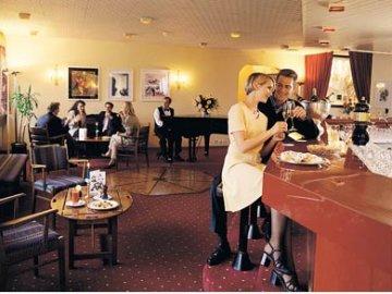 Le Petit Cervin Ξενοδοχείο Ζερμάτ Εξωτερικό φωτογραφία The lounge at the airport